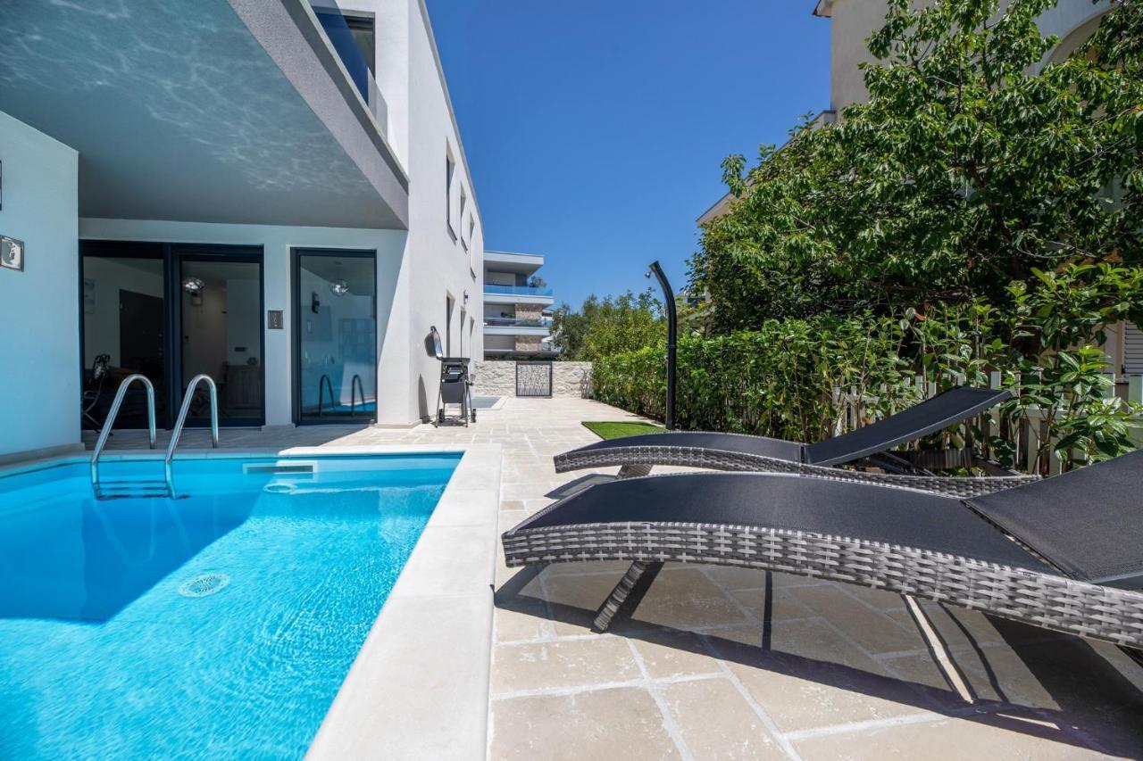Luxury Villa Adria Apartments クルク エクステリア 写真