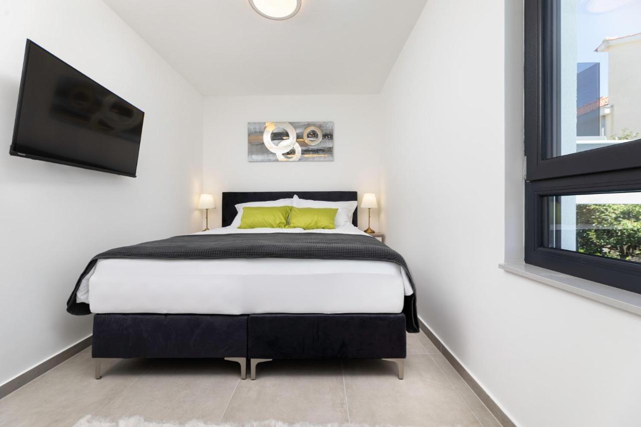 Luxury Villa Adria Apartments クルク エクステリア 写真