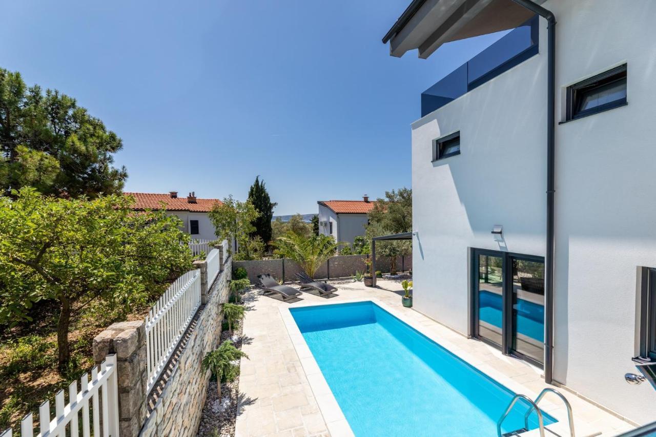 Luxury Villa Adria Apartments クルク エクステリア 写真