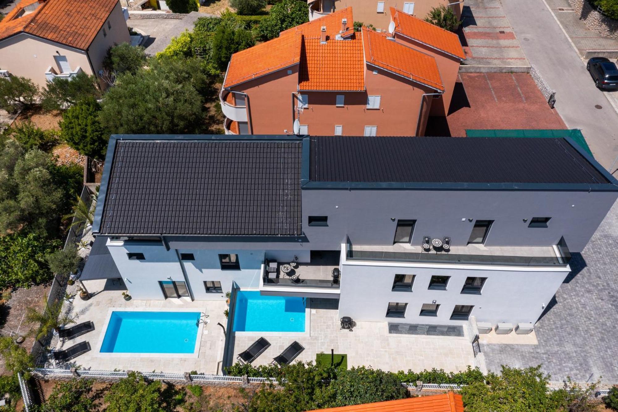 Luxury Villa Adria Apartments クルク エクステリア 写真