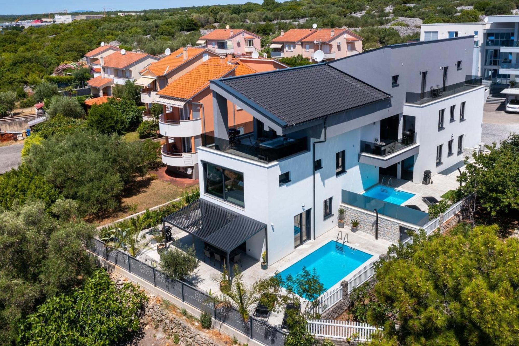 Luxury Villa Adria Apartments クルク エクステリア 写真
