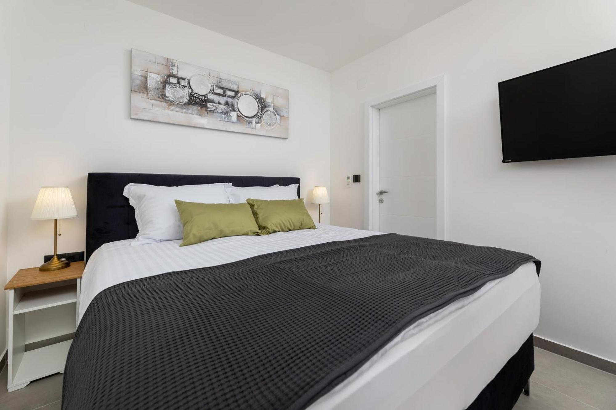 Luxury Villa Adria Apartments クルク エクステリア 写真