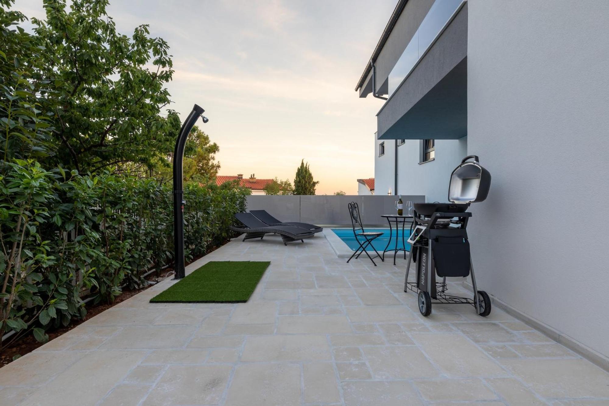 Luxury Villa Adria Apartments クルク エクステリア 写真