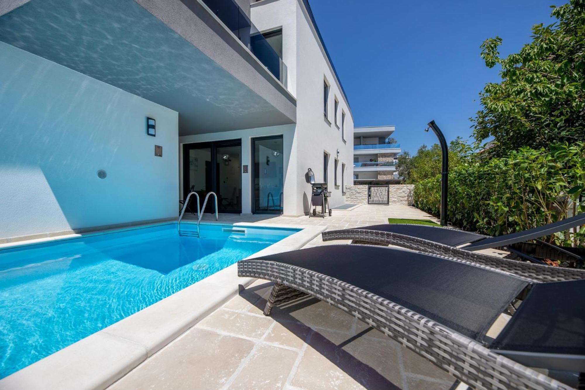Luxury Villa Adria Apartments クルク エクステリア 写真